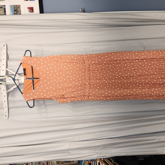 Dress - Picture 1 of 2